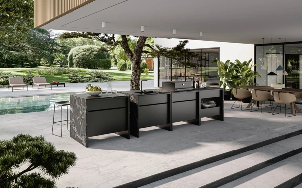 Cucina Design outdoor ad anta intera B table di Maistri