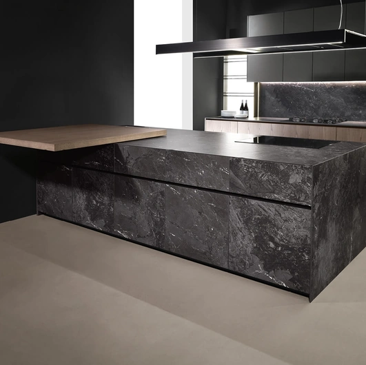 Cucina Design con penisola Giza + Arena Line di Maistri