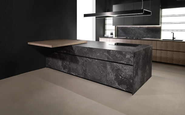 Cucina Design con penisola Giza + Arena Line di Maistri