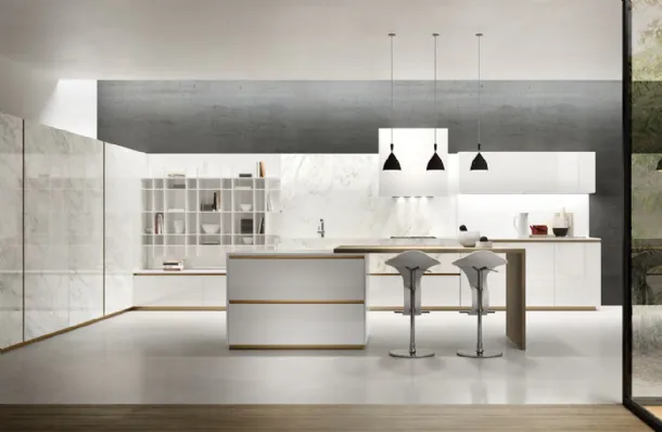 Cucina Design con isola Mediterraneum in laccato lucido e Ceramica effetto Marmo di Scic