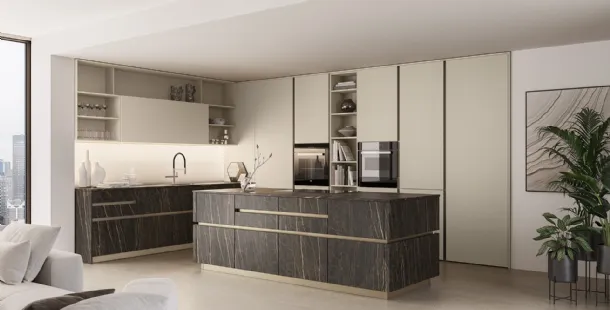 Cucina Moderna con isola Iconica 07 in laccato e ceramica di Veneta Cucine