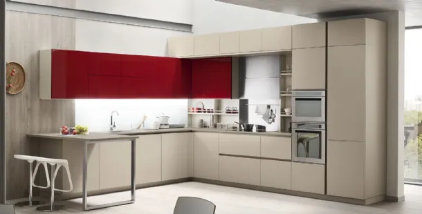 Cucina Moderna Lounge 12 angolare con penisola in laccato Beige Ecru opaco e Rosso Veneziano lucido di Veneta Cucine