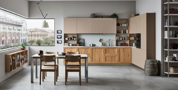 Cucina Moderna angolare Milano 08 in Rovere Nodoso chiaro e laccato Beige di Veneta Cucine