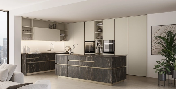 Cucina Moderna con isola Iconica 04 in laccato e ceramica di Veneta Cucine