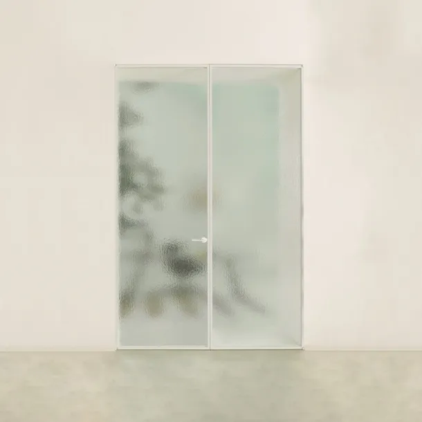 Porta per interni Aladin Double Swing Plain Duo in vetro con telaio in alluminio di Glas Italia