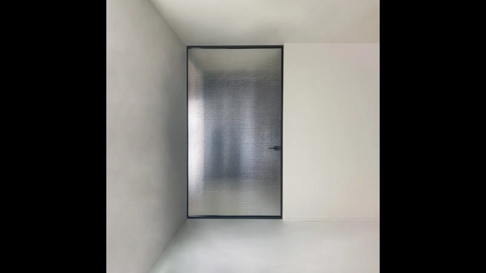 Porta per interni Sherazade Pivot Plain di Glas Italia
