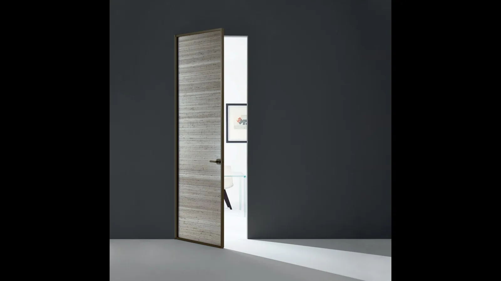 Porta per interni Sherazade Swing Plain in vetro con telaio in alluminio di Glas Italia