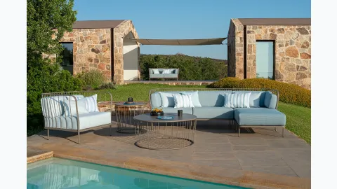 Arredo da esterno in acciaio e tessuto Cannolè di Emu