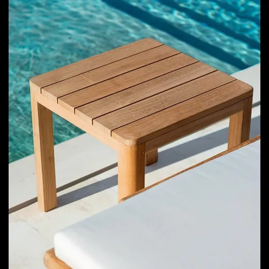 Tavolino Clay Coffee Table in Teak di Ethimo