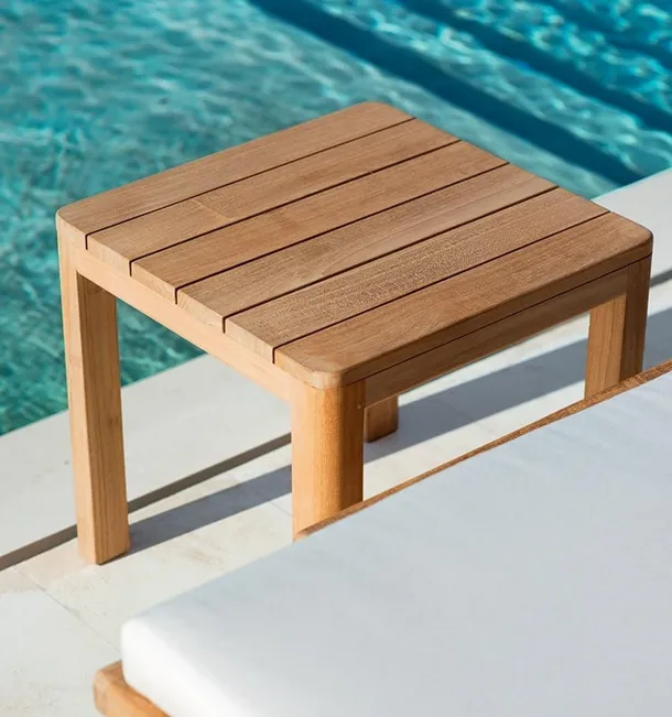 Tavolino Clay Coffee Table in Teak di Ethimo