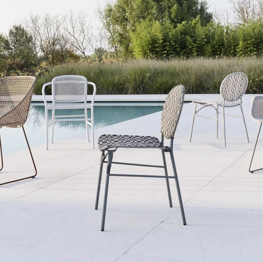 Sedia Colette in acciaio con intreccio in Colette Resin di Gervasoni