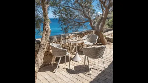 Tavolo Concreto in Teak con base in cemento di Ethimo