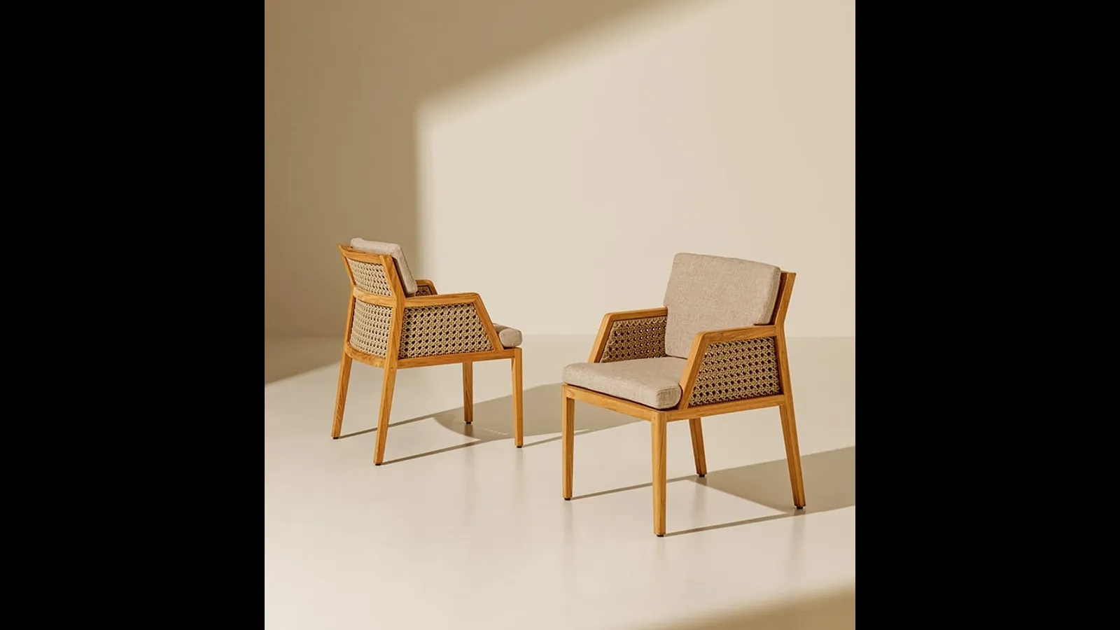 Poltroncina Grand Life in Teak, corda e tessuto di Ethimo