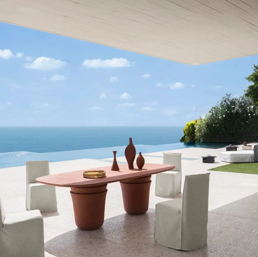 Tavolo in terracotta Kasane di Gervasoni