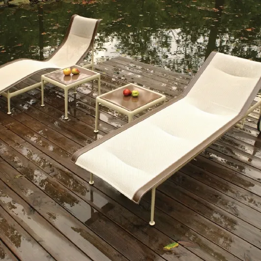 Tavolino da giardino 1966 End Table di Knoll