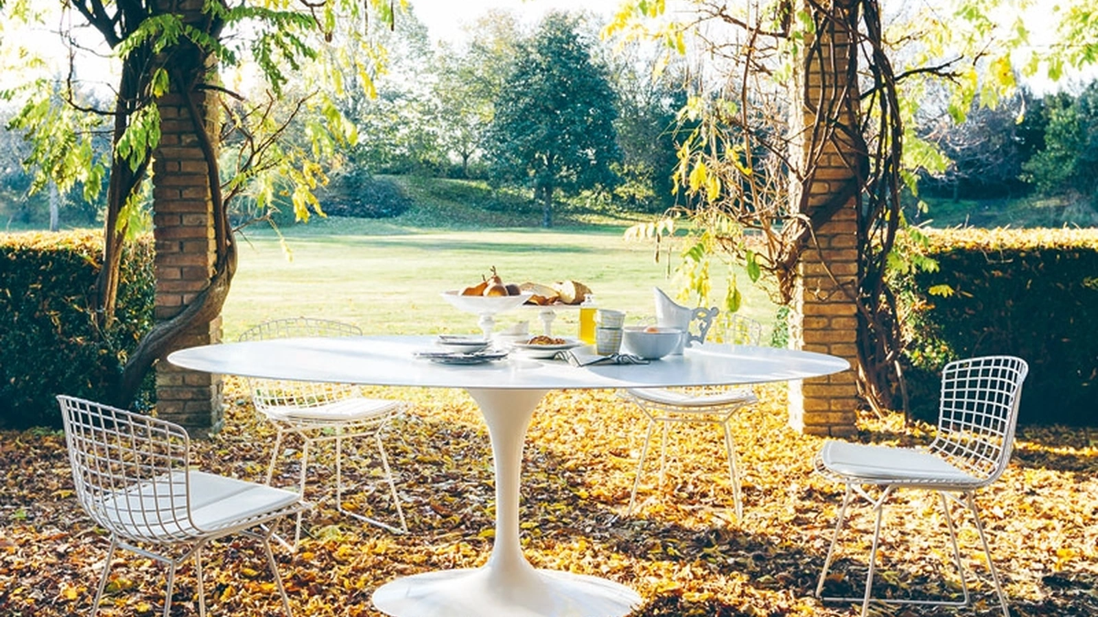 Tavolo da giardino Saarinen Outdoor Dining Table di Knoll