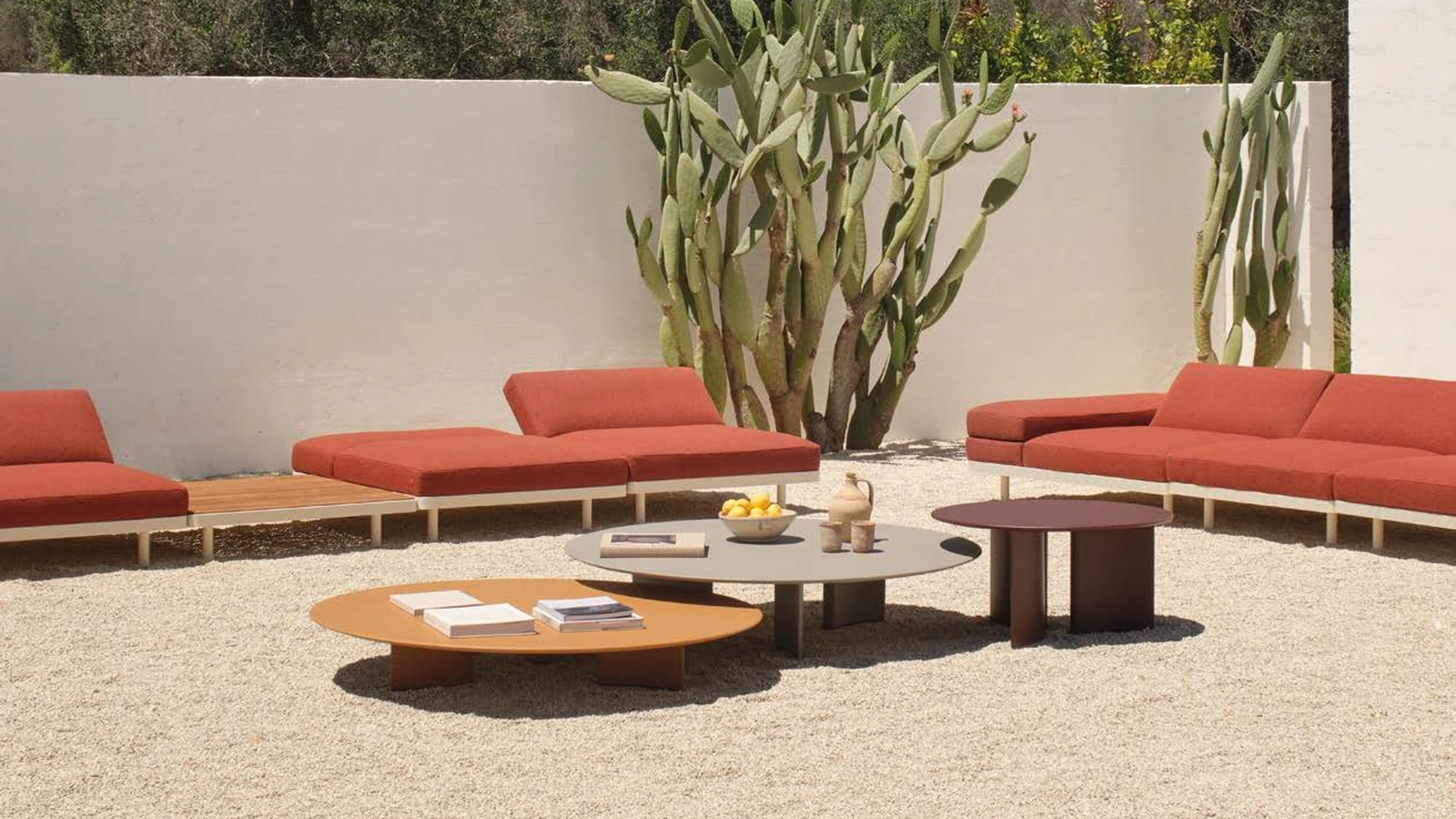 Tavolino Naca in alluminio di Fast