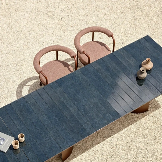 Tavolo in Pietra Lavica Naca di Fast