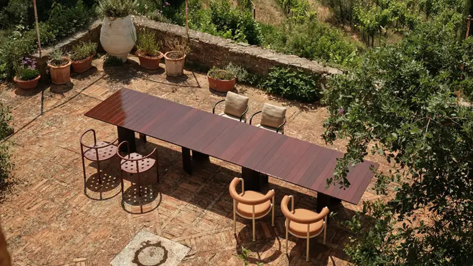 Tavolo in Pietra Lavica Naca di Fast