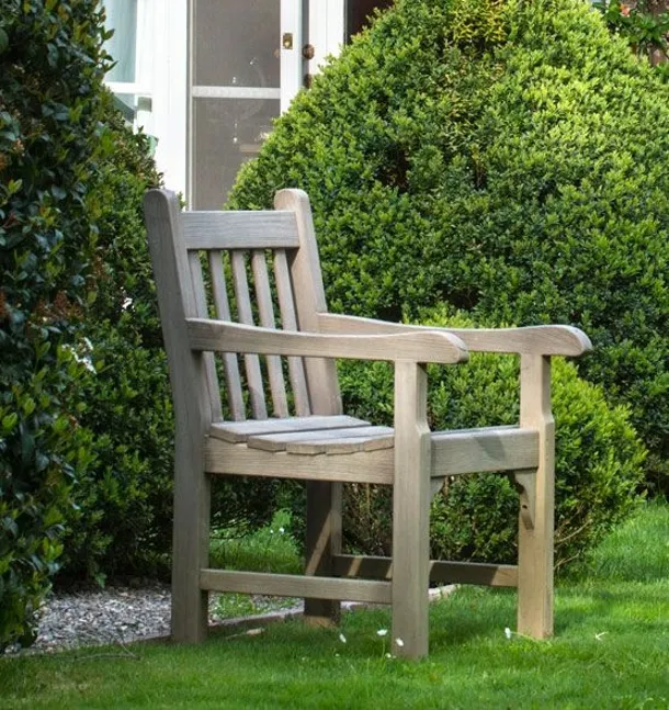 Poltroncina Notting Hill in Teak di Ethimo