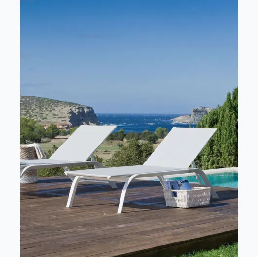 Lettino Panarea in alluminio e tessuto di Unopiu