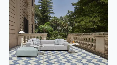 Divano e Pouf Pastics Outdoor di Kartell