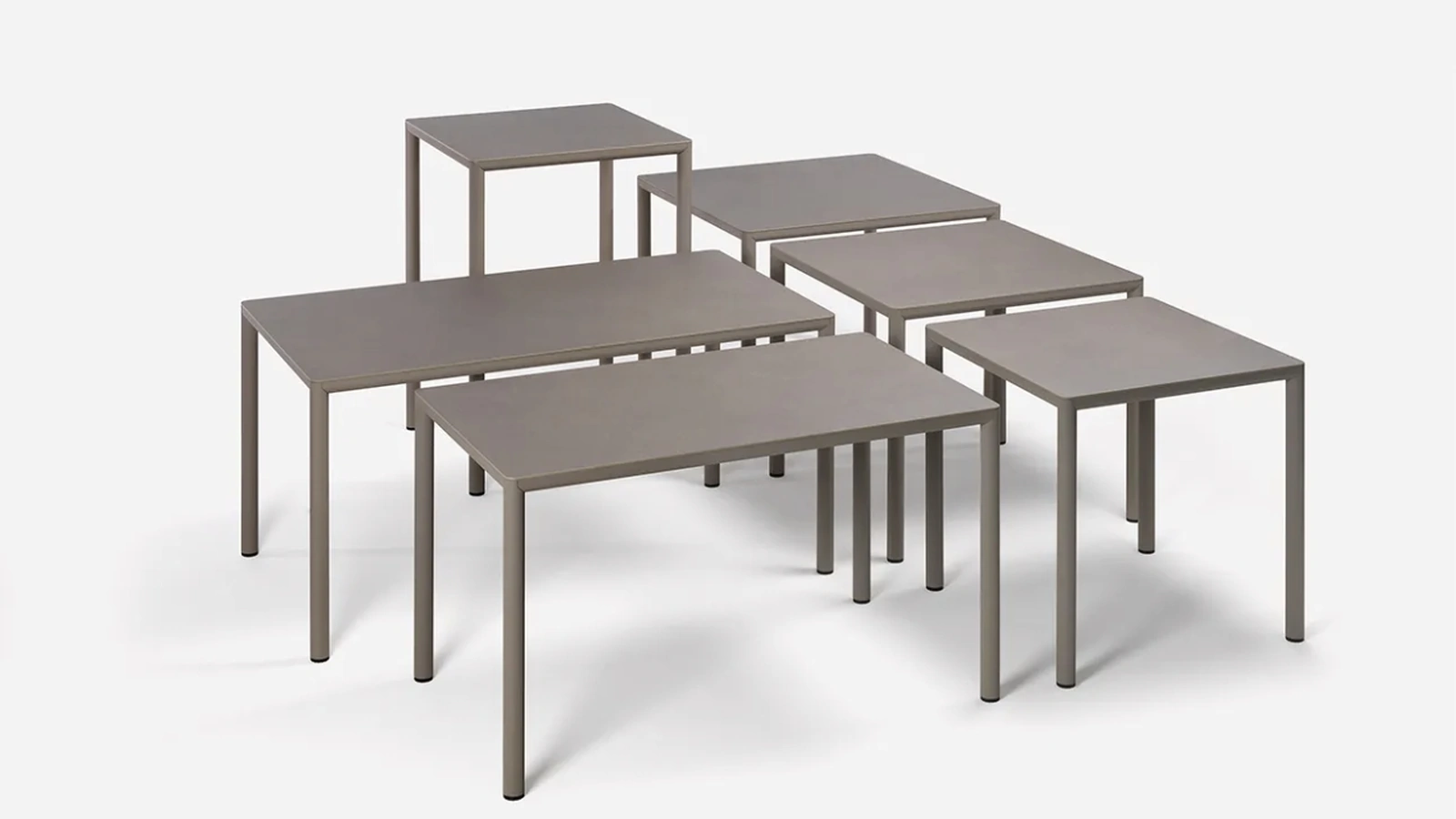 Tavoli da esterno Piave, disponibili in varie misure in HPL di Nardi