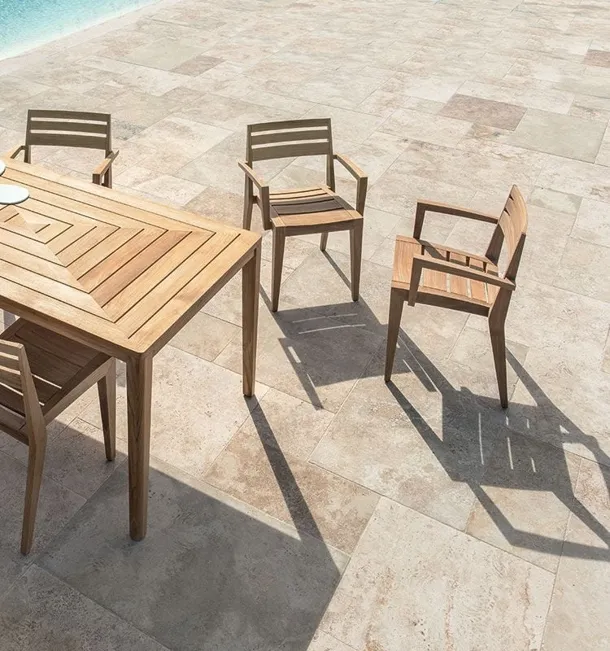Poltroncina Ribot in Teak di Ethimo