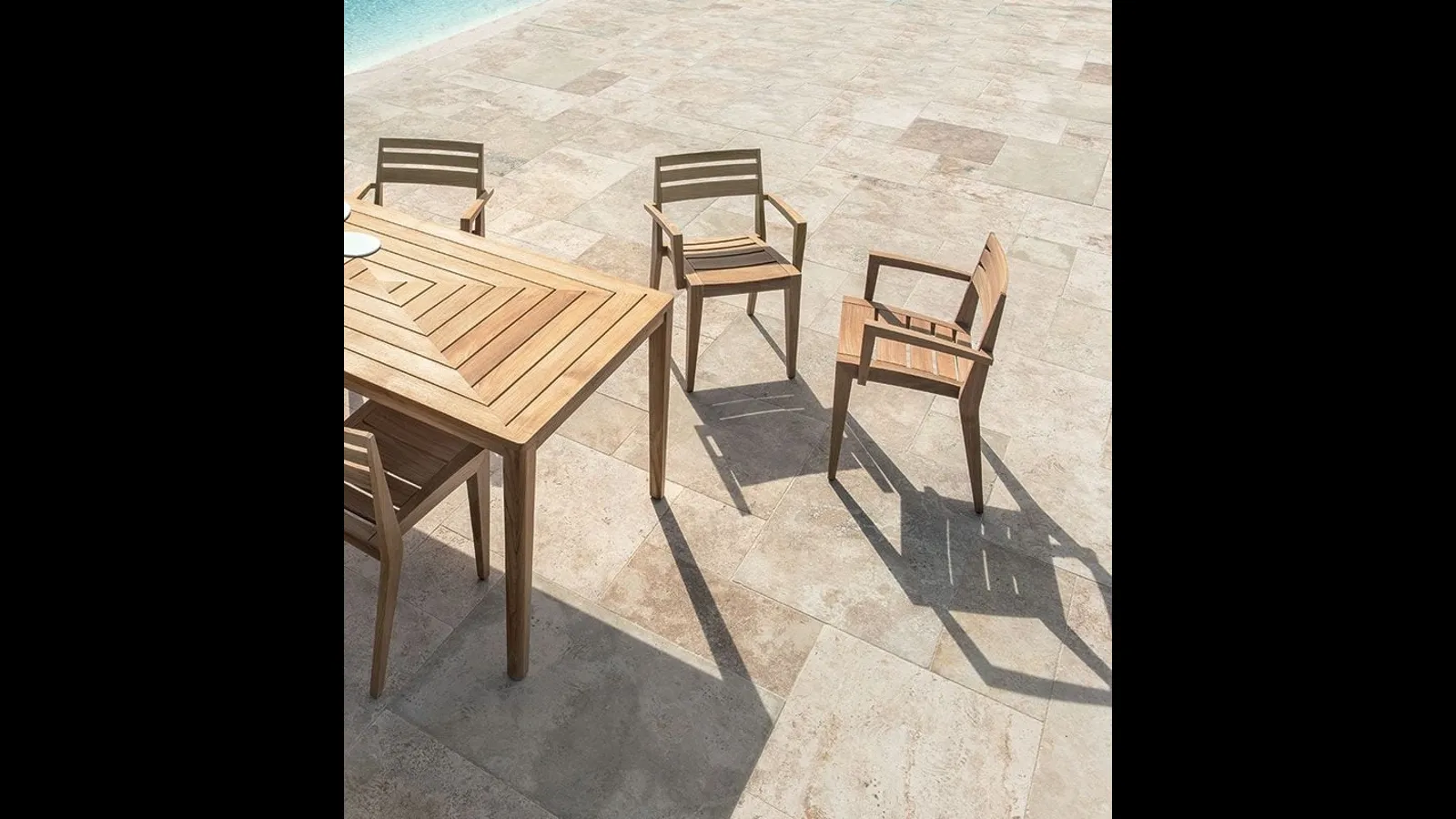 Poltroncina Ribot in Teak di Ethimo