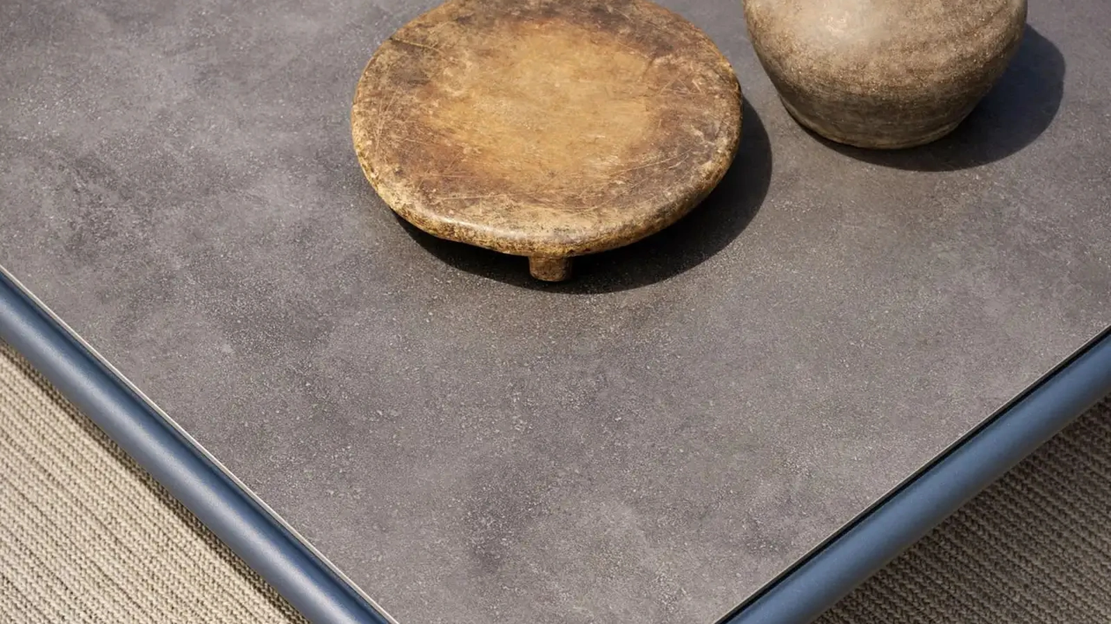 Tavolino in gres porcellanato Roè di Fast