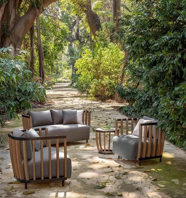 Salotto da esterno Swing in Teak e alluminio di Ethimo
