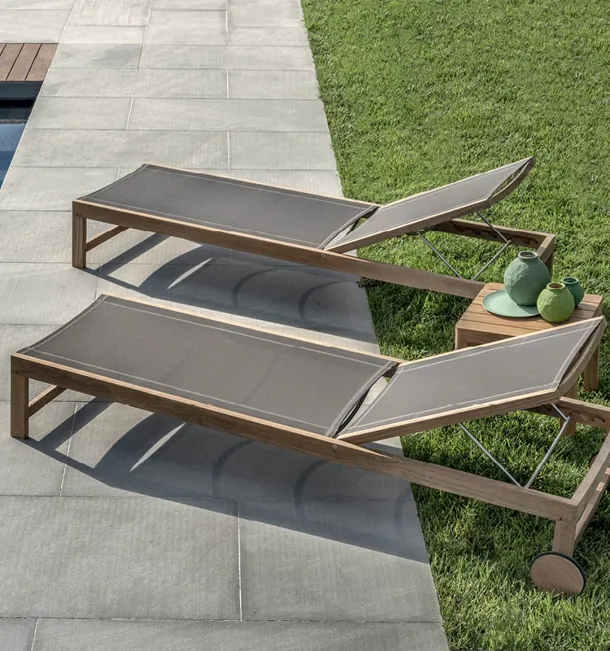 Lettino Sand in Teak con telo di Ethimo