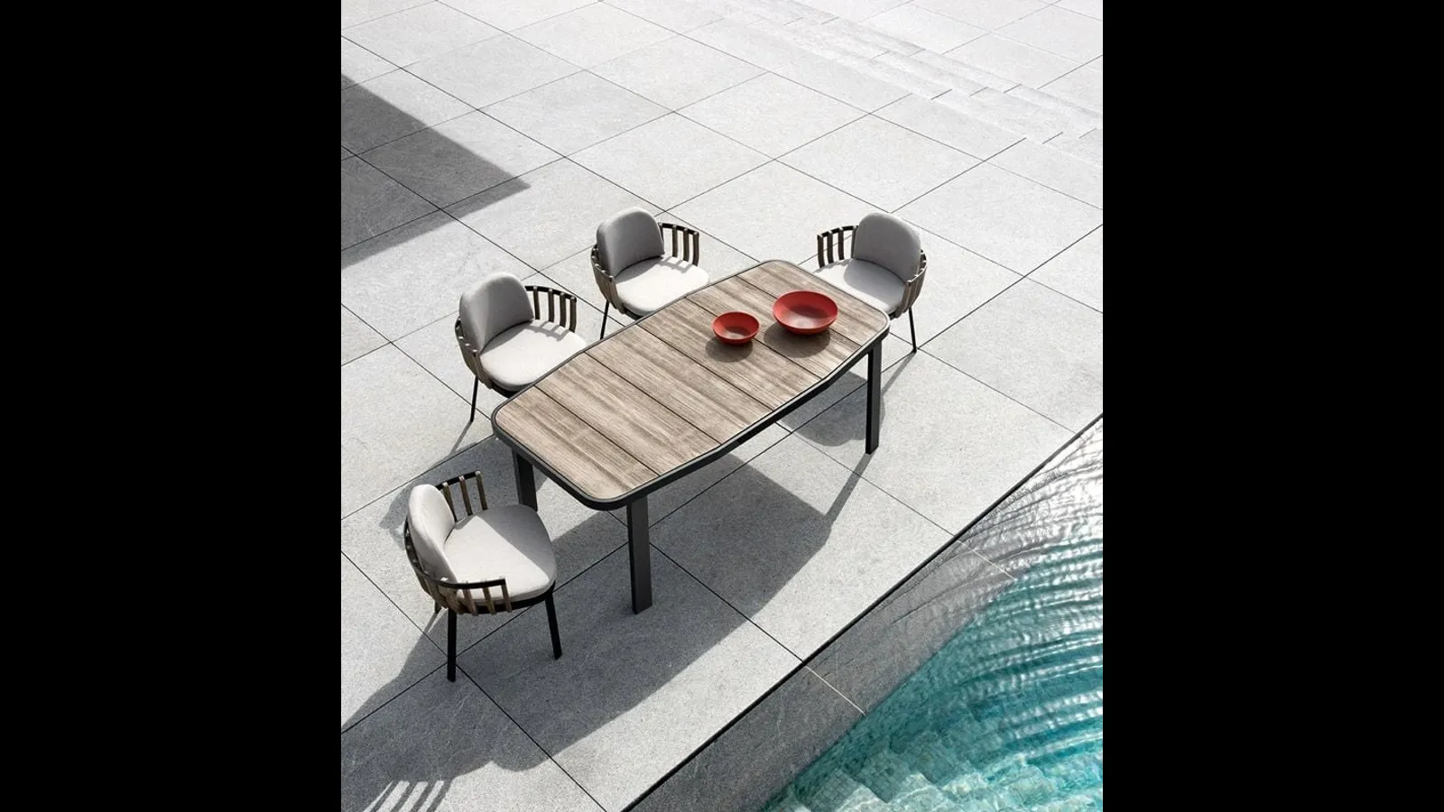 Poltroncina Swing in Teak e alluminio di Ethimo