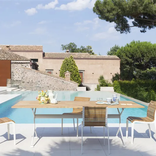 Tavolo e Sedie Tech Wood di Alias